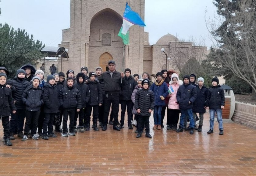 Termiz shahridagi maktab o‘quvchilari uchun diqqatga sazovor joylarga sayohat davom etmoqda.