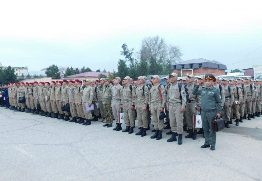 TERMIZDA YOSH ASKARLAR VA HARBIY XIZMATNI O‘TAB BO‘LGAN ASKARLARNI TANTANALI KUTIB OLISH MAROSIMI O‘TKAZILDI