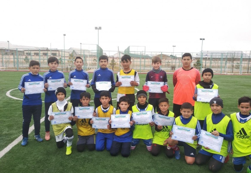 Termiz shahridagi mahallalarda sportning mini-futbol turi boʼyicha musaboqalar boʼlib oʼtmoqda