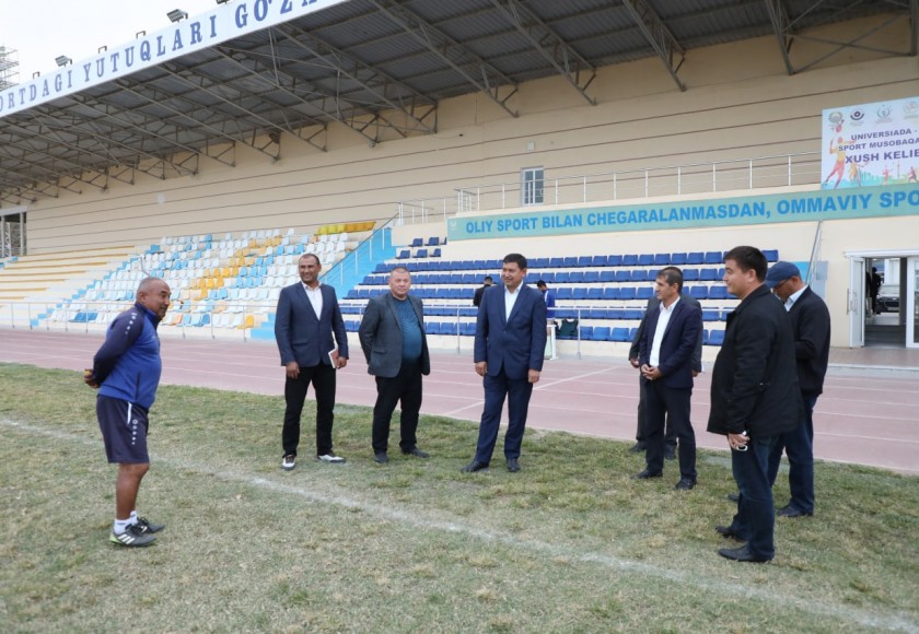 Mas’ul rahbarlar Termiz shahar sport maktabi faoliyati bilan tanishdi